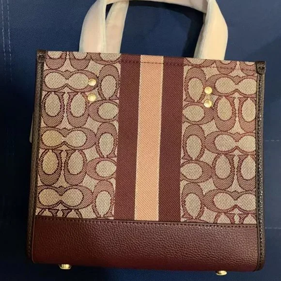 Coach Dempsey 22 Tote bag - Picture 2 of 7